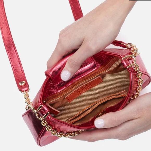 NEW HOBO Rosa Crossbody
Metallic Leather Strawberry Fields - Picture 13 of 14